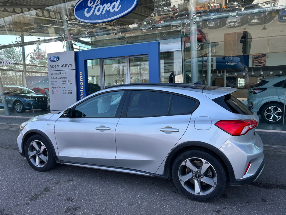 2021 Ford Focus - image 7