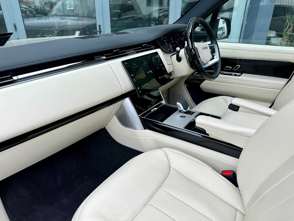 2024 Land Rover Range Rover - image 11
