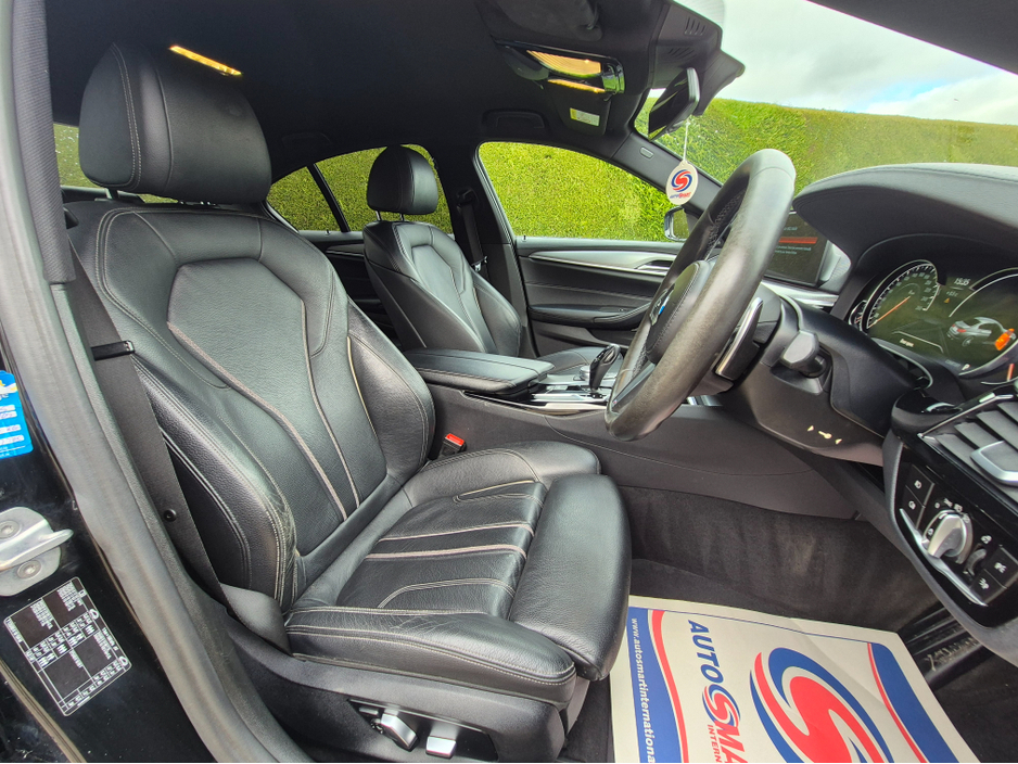 2017 BMW 5 Series - image 5