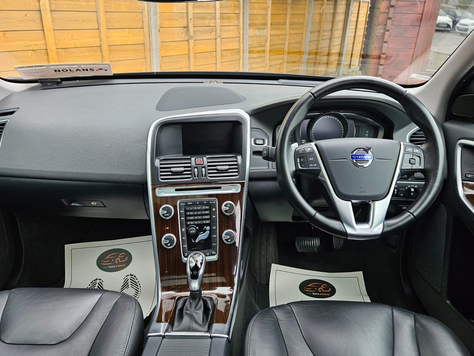 2016 Volvo XC60 - image 26