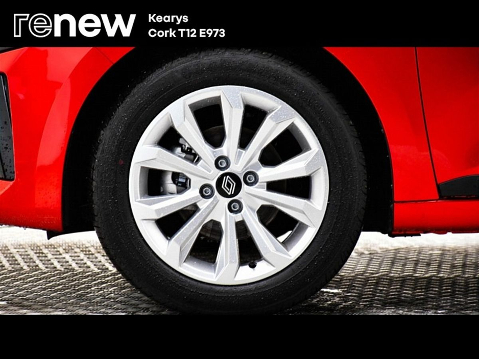 2025 Renault Clio - image 9