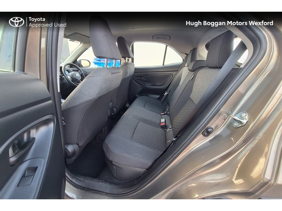 2023 Toyota Yaris Cross LUNA HYBRID, NICE LOW MILEAGE! €26,995