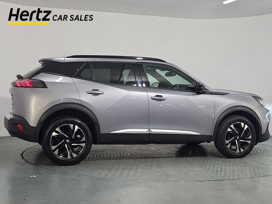 2023 Peugeot 2008 - image 2