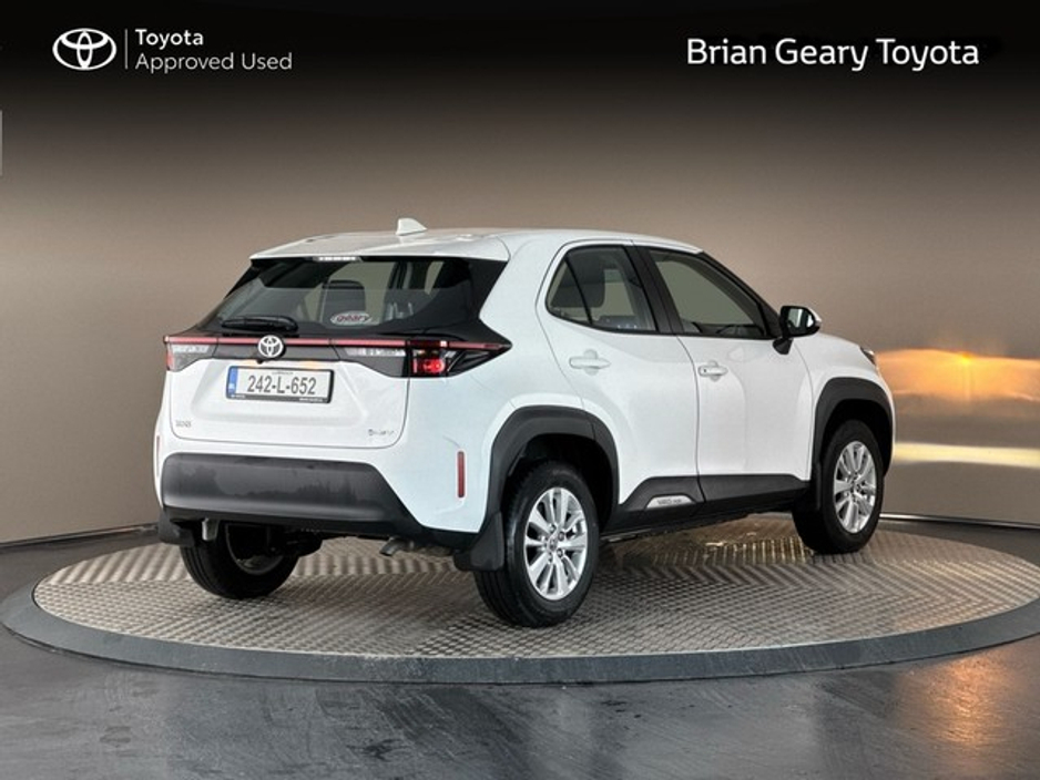 2024 Toyota Yaris Cross HYBRID LUNA €28,950