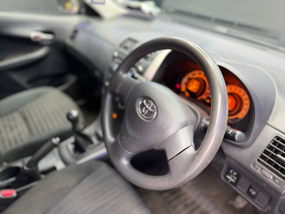 2007 Toyota Corolla - image 19