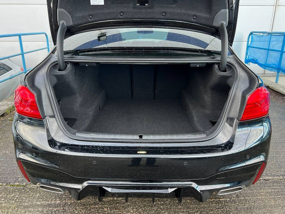 2021 BMW 5 Series 523d M-SPORT COMPETITION 2.0 D // FULL SERVICE HISTORY // 360 PARKING CAMERAS // NEW 20" M5 COMP ALLOYS €38,900