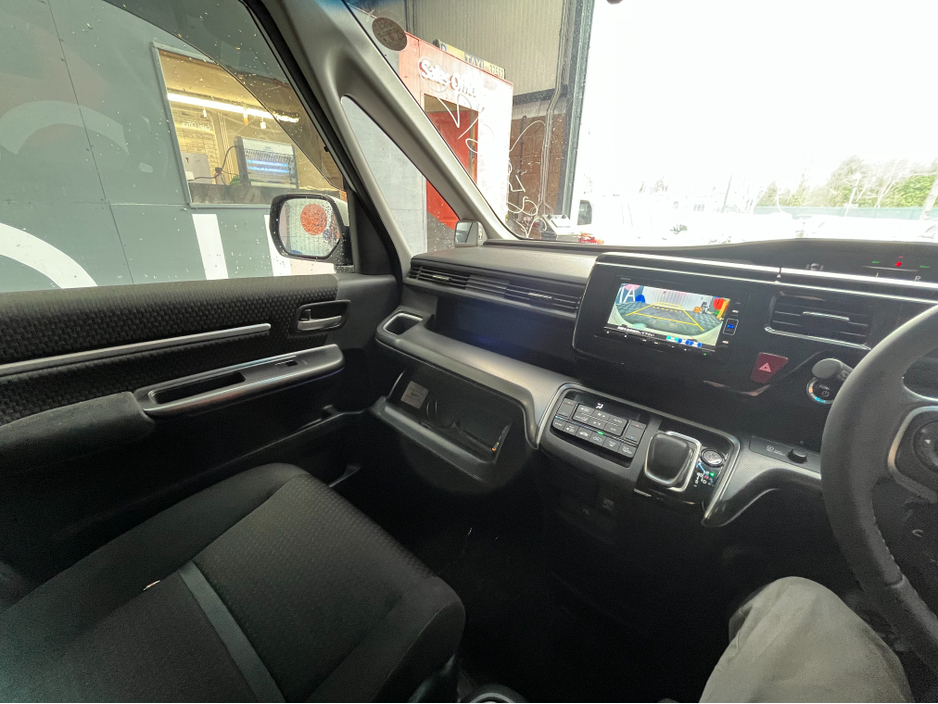 2020 Honda Stepwagon - image 16