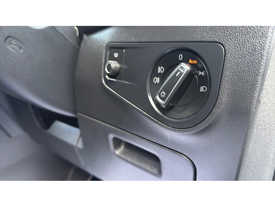 2018 Volkswagen Tiguan - image 16