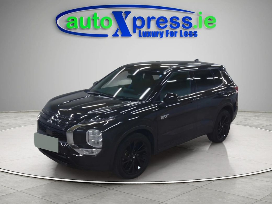 2023 Mitsubishi Outlander PHEV 4WD BLACK EDITION, Low mileage, Reversing camera