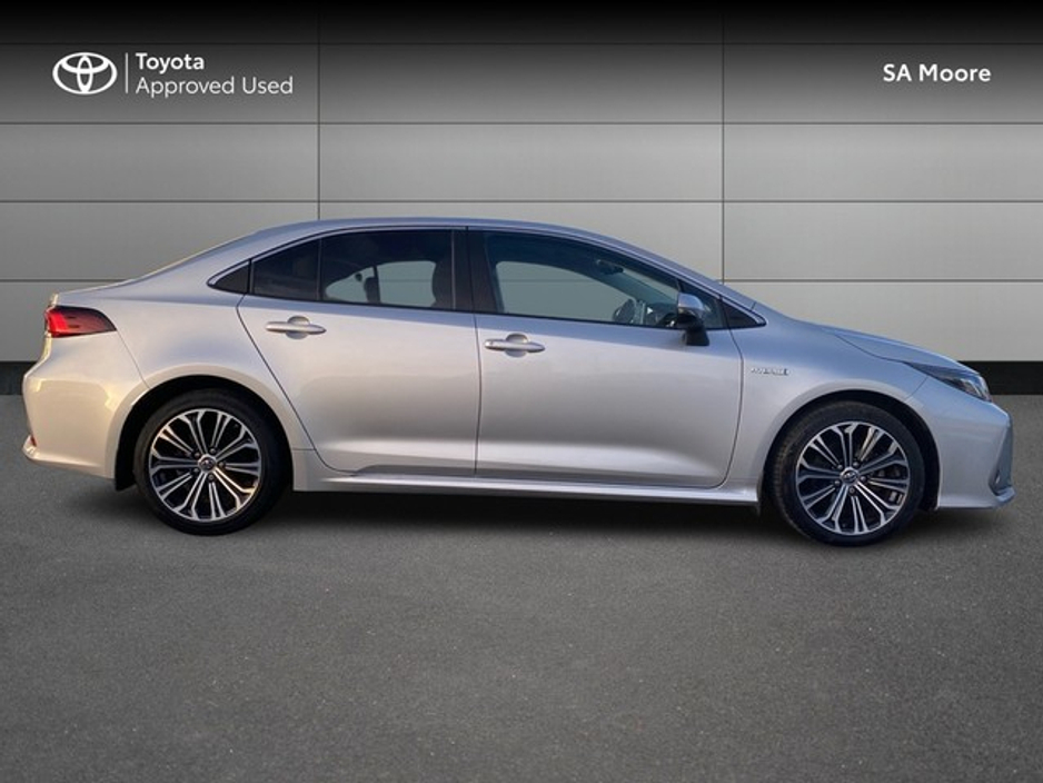 2019 Toyota Corolla LUNA SPORT SALOON €22,495