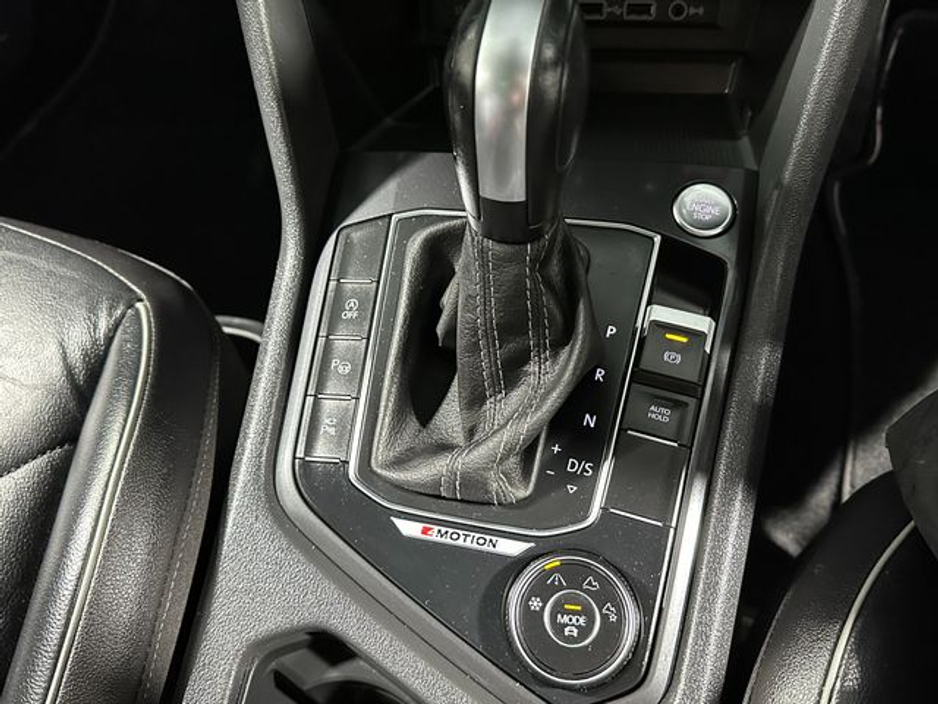 2020 Volkswagen Tiguan - image 27