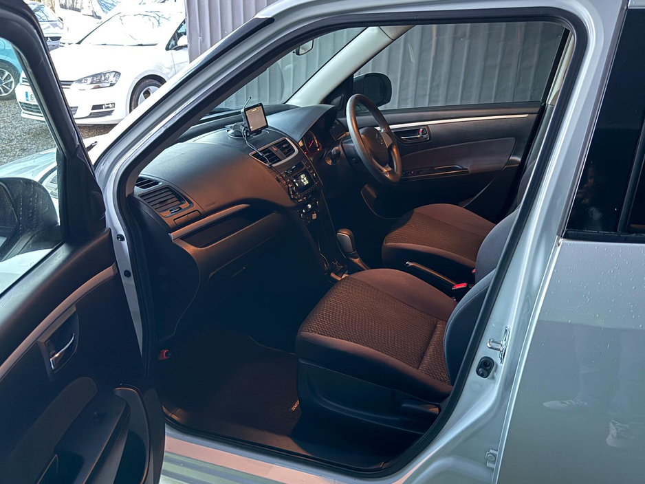 2014 Suzuki Swift - image 11