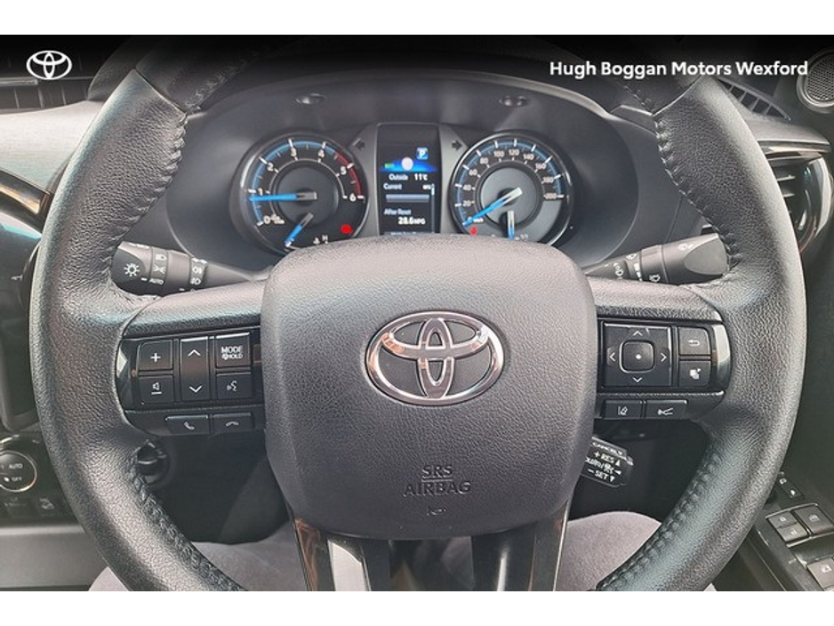 2023 Toyota Hilux - image 22