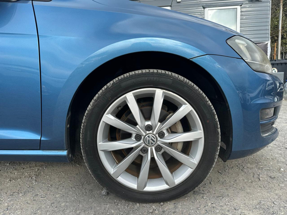 2013 Volkswagen Golf - image 18