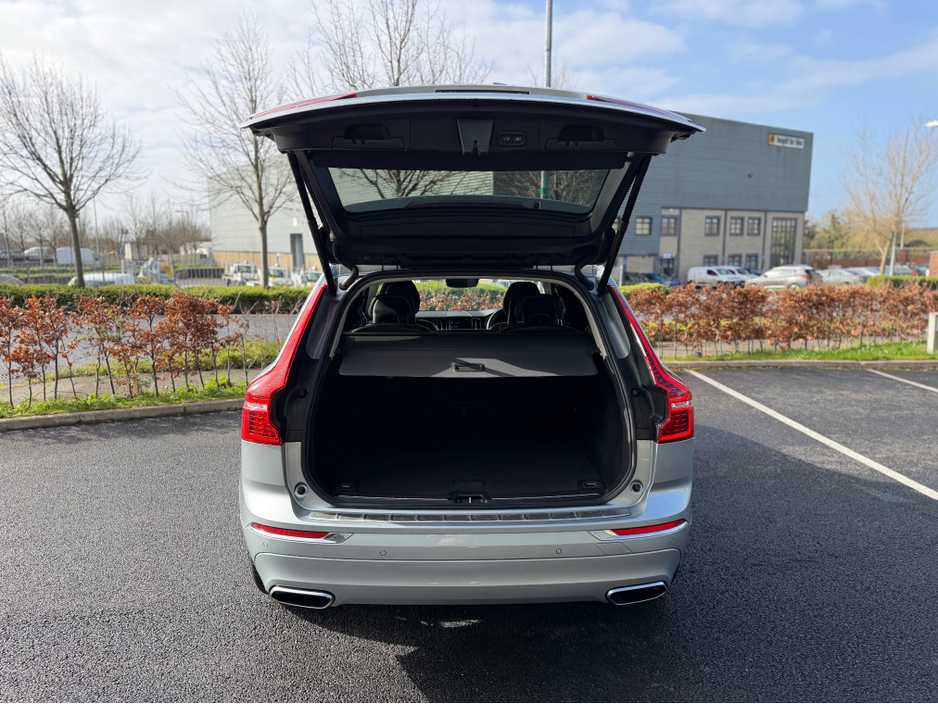 2018 Volvo XC60 - image 10