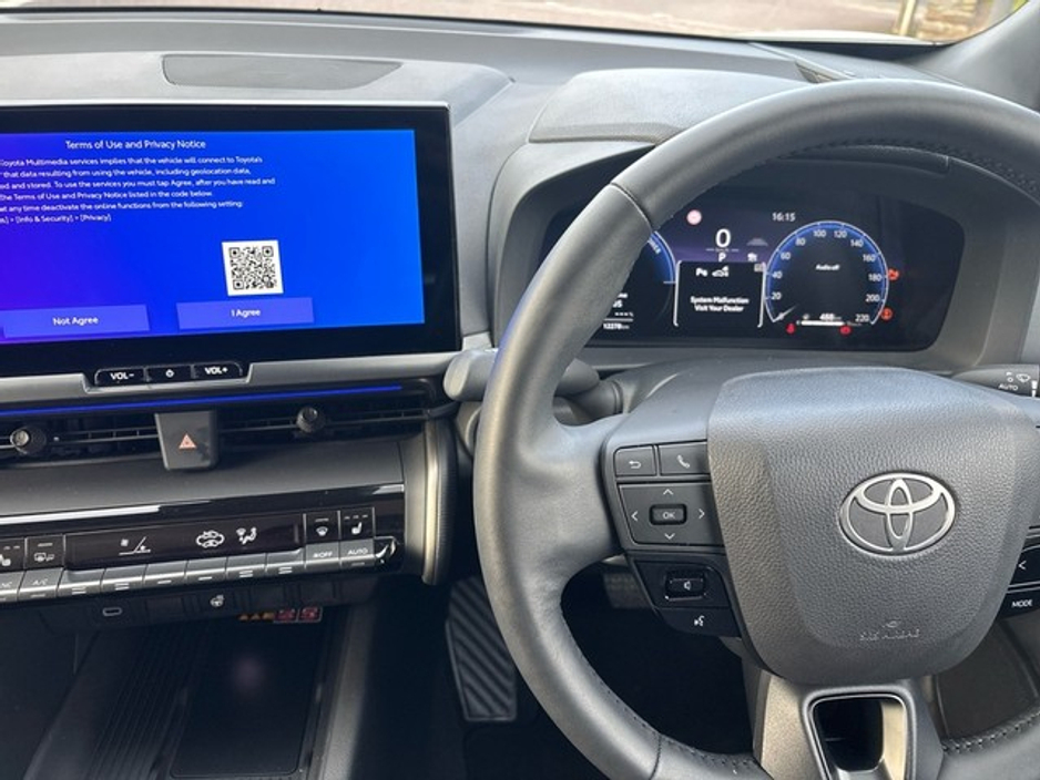 2025 Toyota C-HR - image 9