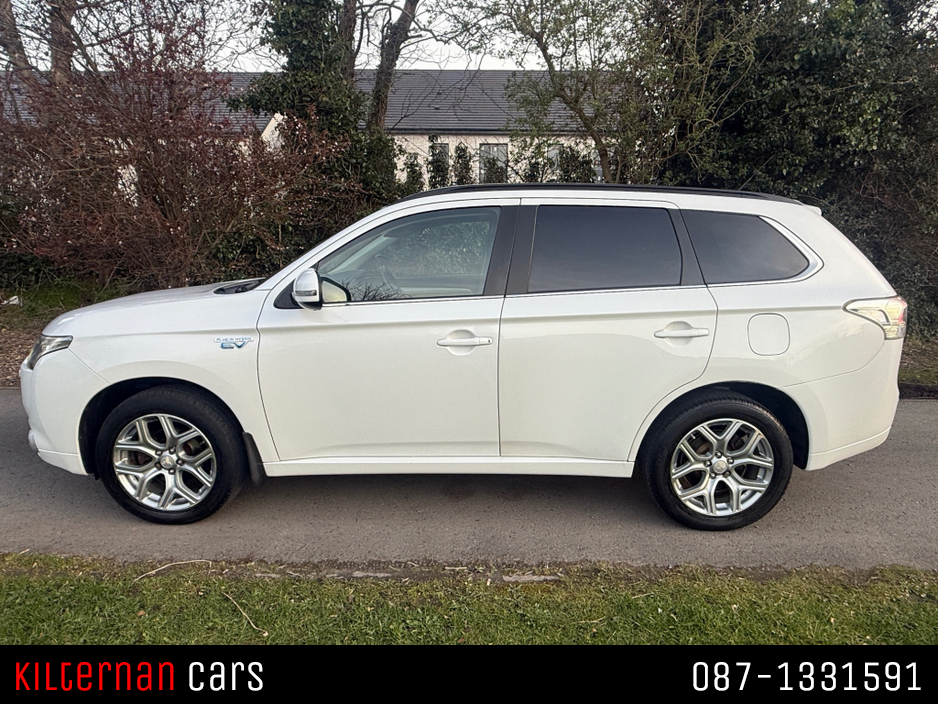 2015 Mitsubishi Outlander - image 5
