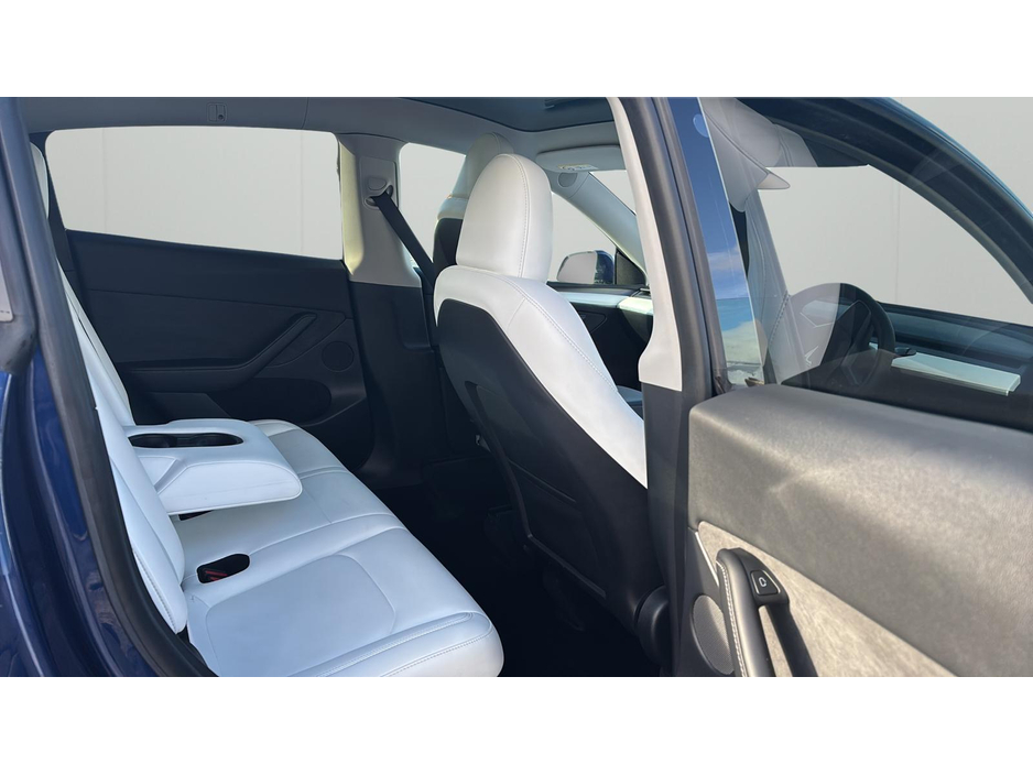 2022 Tesla Model Y - image 17