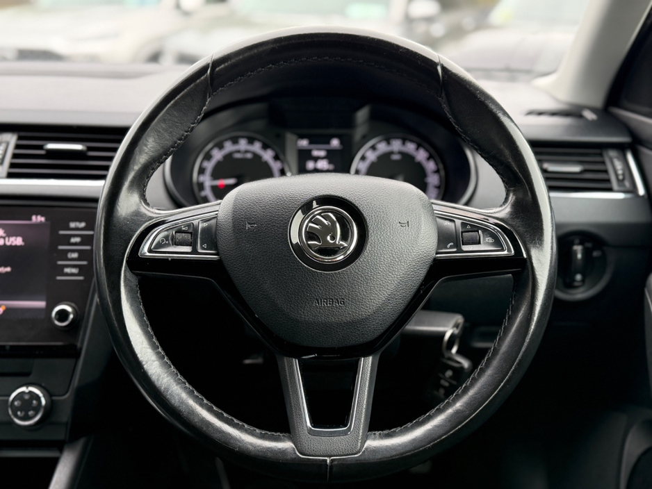 2017 Skoda Octavia - image 24