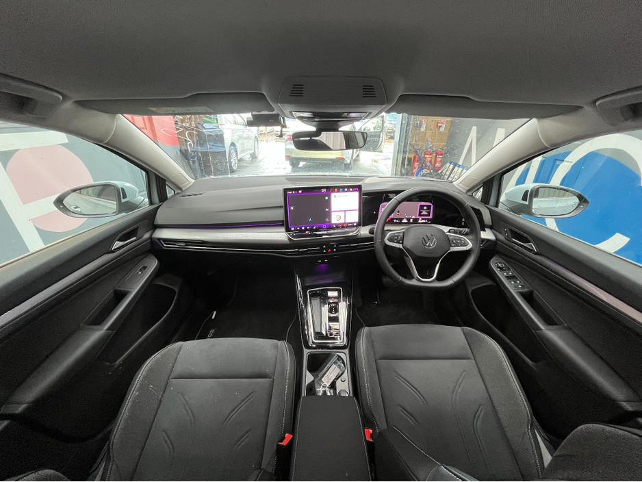 2025 Volkswagen Golf 2025 VOLKSWAGEN GOLF 5D 2.0 AUTOMATIC / CRUISE CONTROL / REVERSE CAMERA / HEATED SEATS / PADDLE SHIFTERS / APPLE CARPLAY / AMBIENT LIGHTS