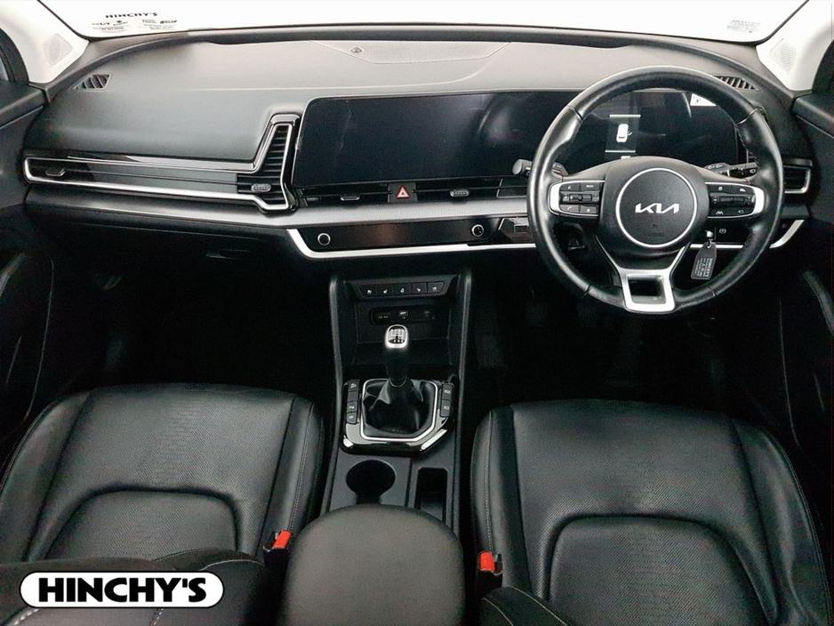 2025 Kia Sportage - image 2