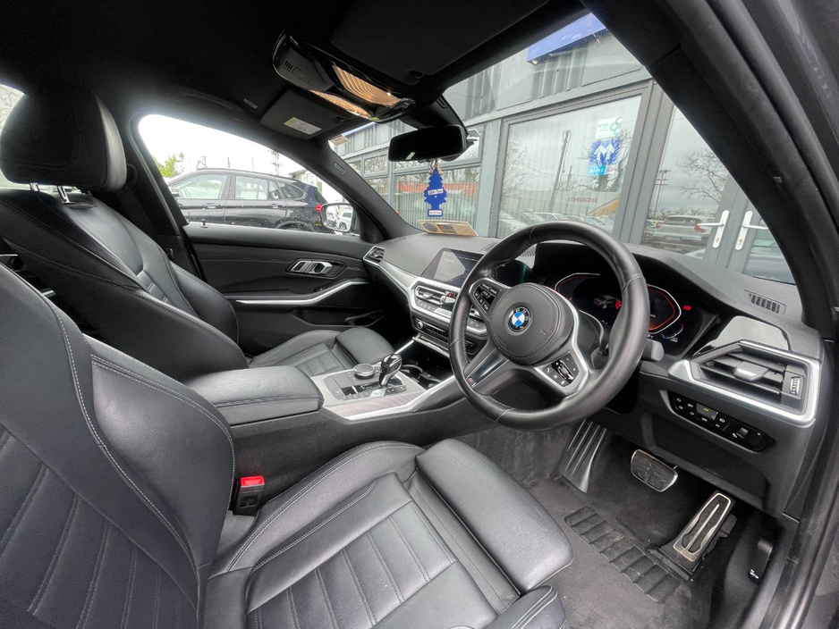 2020 BMW 3 Series - image 7