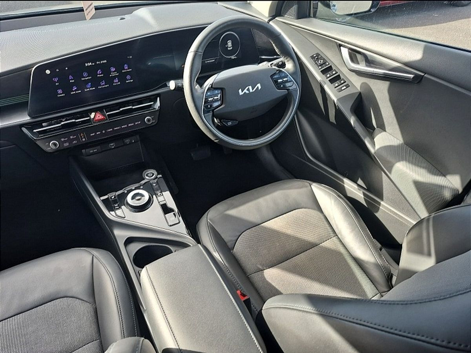 2023 Kia Niro - image 12