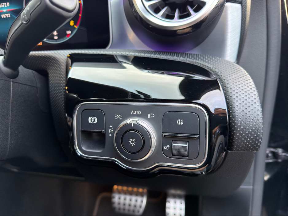 2019 Mercedes-Benz A Class A200d - AMG Premium + Low mileage €24,890