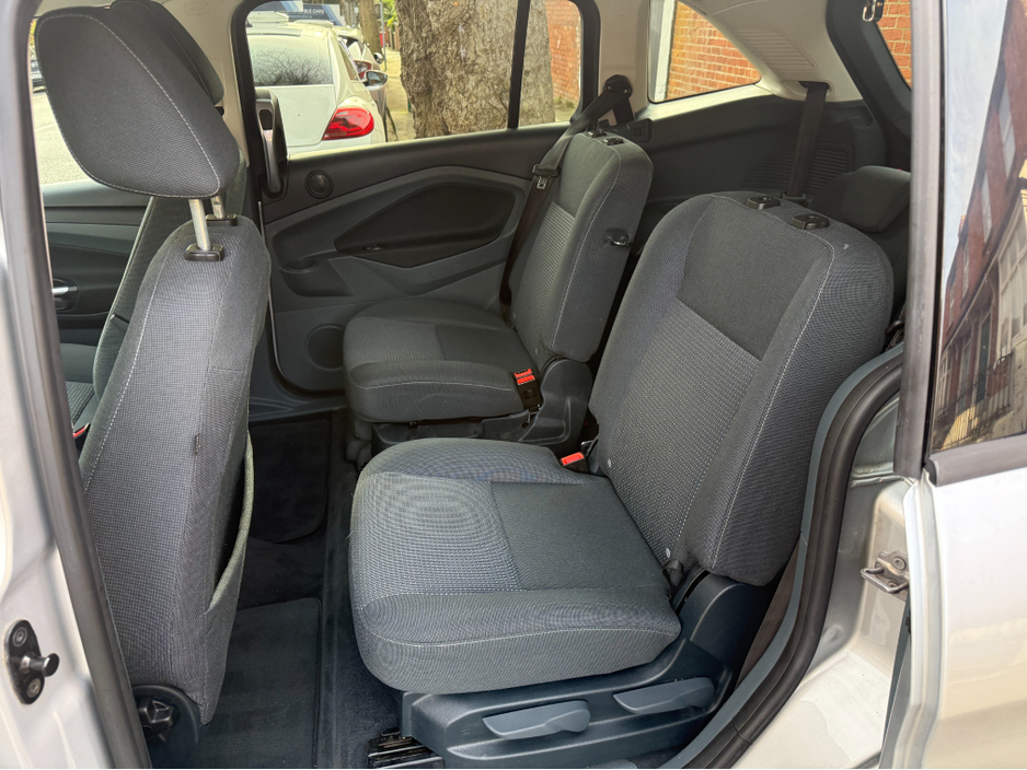 2013 Ford Grand C-Max - image 13