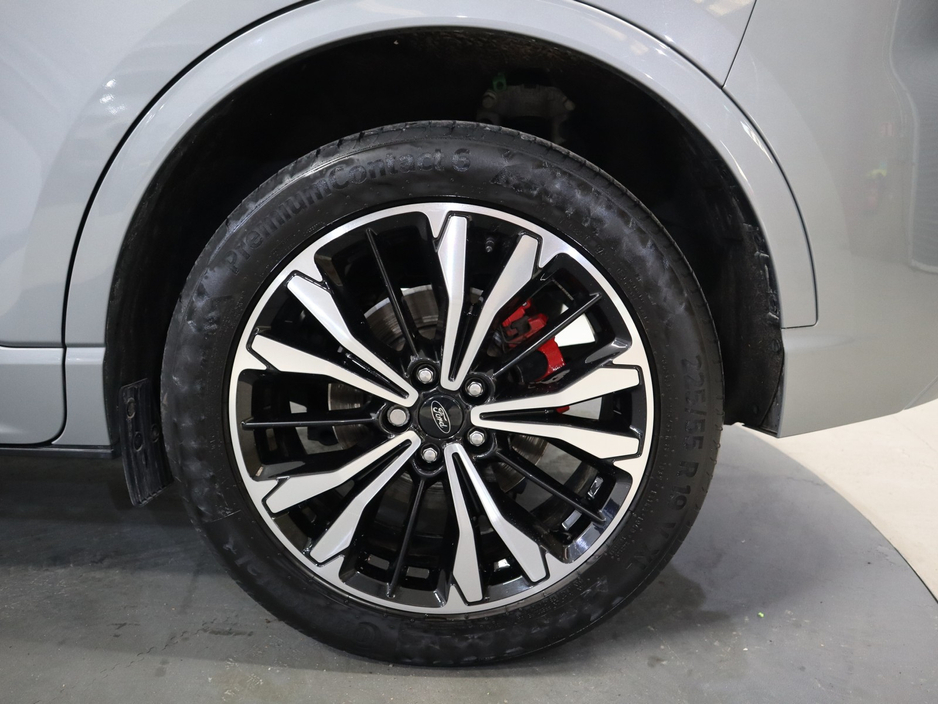 2024 Ford Kuga - image 9