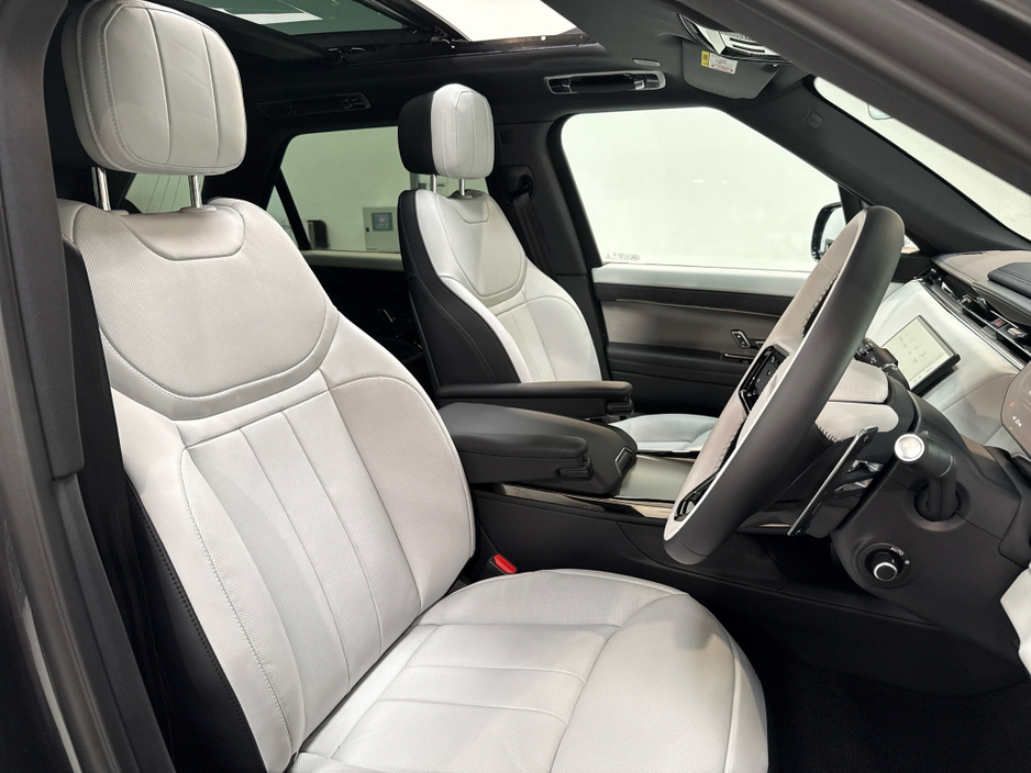 2026 Land Rover Range Rover Sport - image 18