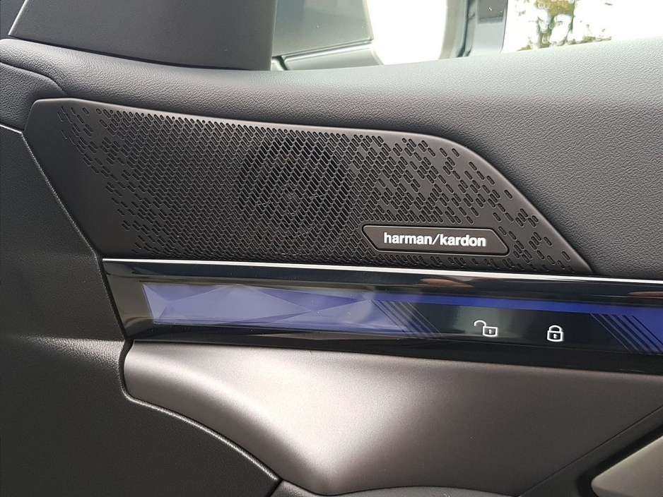 2025 BMW i5 - image 22