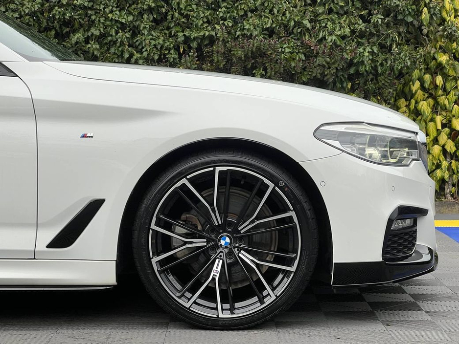 2018 BMW 5 Series 523d M-SPORT COMPETITION 2.0 AUTO // POWERED HALF ALCANTARA M-SPORT SEATS // 360 PARKING CAMERA // DIGITAL CLUSTER €28,900