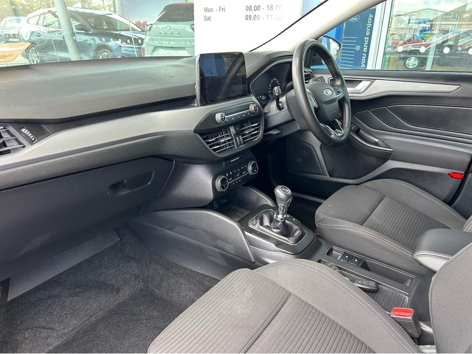 2022 Ford Focus - image 8