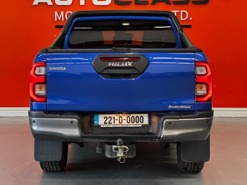 2022 Toyota Hilux - image 11