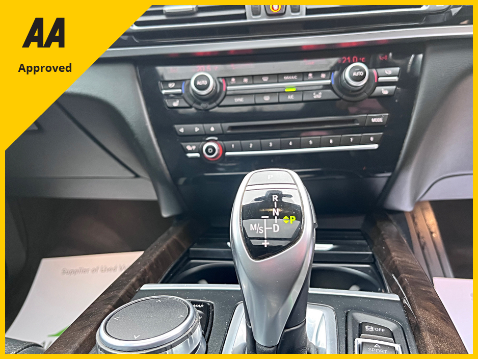 2018 BMW X5 - image 25