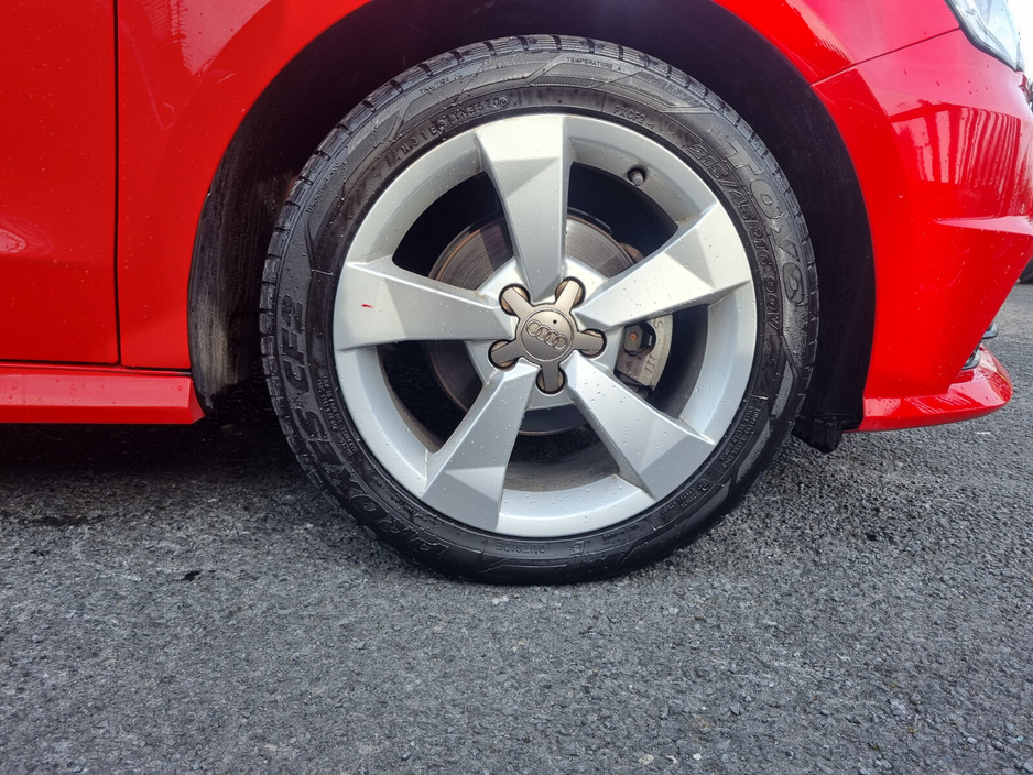 2015 Audi A1 - image 13