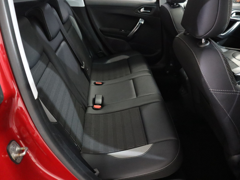 2018 Peugeot 2008 - image 26