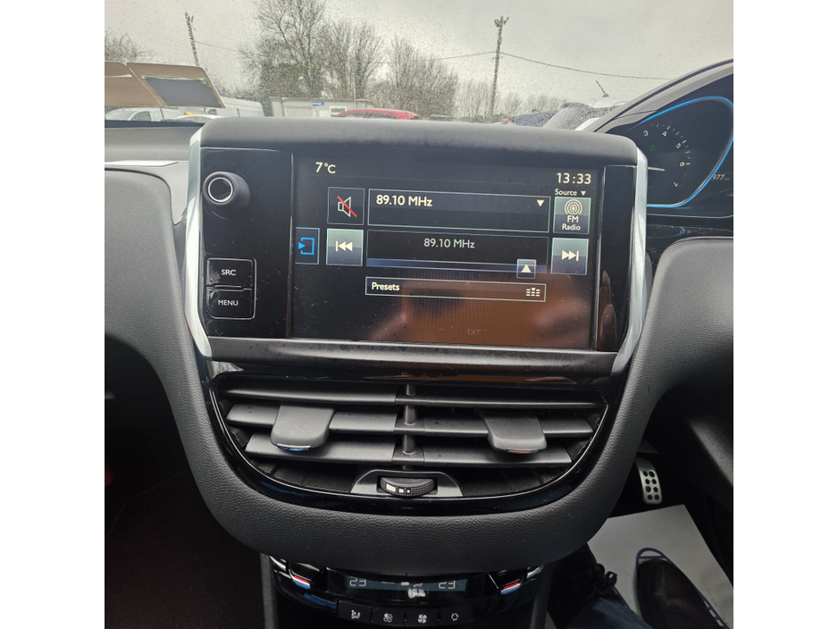 2015 Peugeot 208 1.0 PureTech 68bhp Access 5 dr €7,950