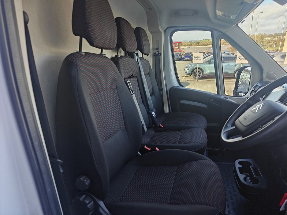 2023 Citroen Relay - image 6