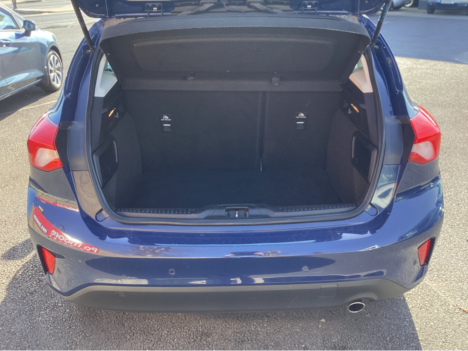 2019 Ford Focus - image 18