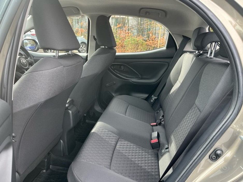 2023 Toyota Yaris YARIS LUNA HYBRID €24,450