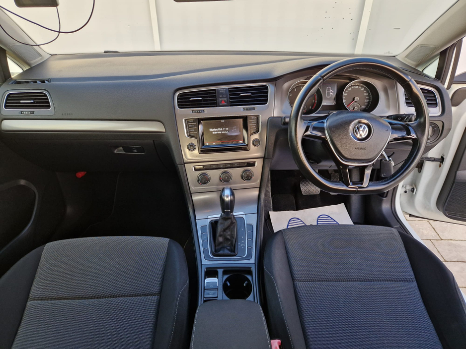 2014 Volkswagen Golf - image 14