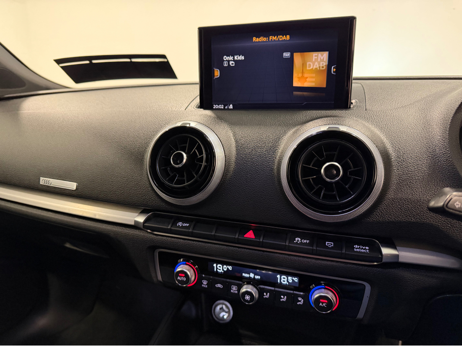 2017 Audi A3 - image 32