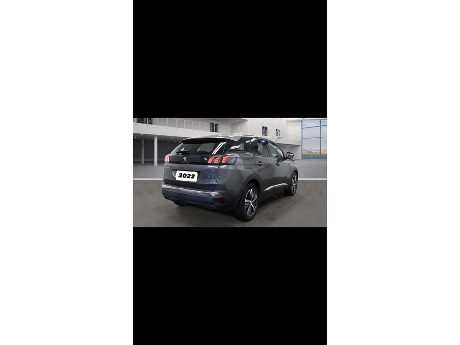 2022 Peugeot 3008 - image 3