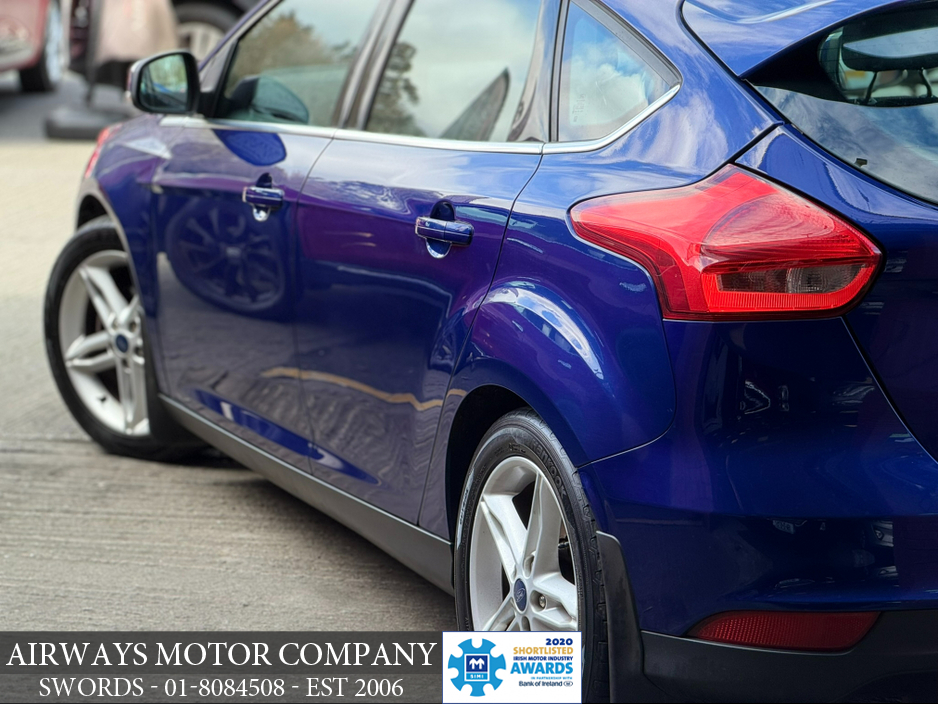 2016 Ford Focus - image 21