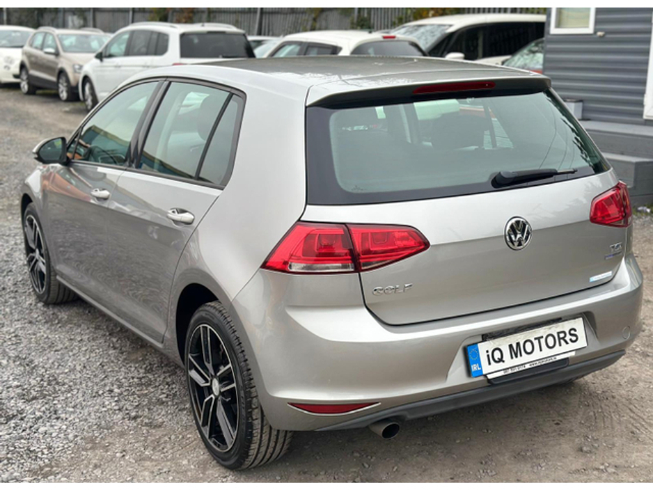 2013 Volkswagen Golf - image 8