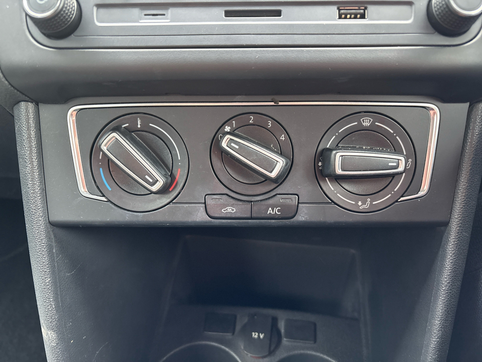 2014 Volkswagen Polo - image 19