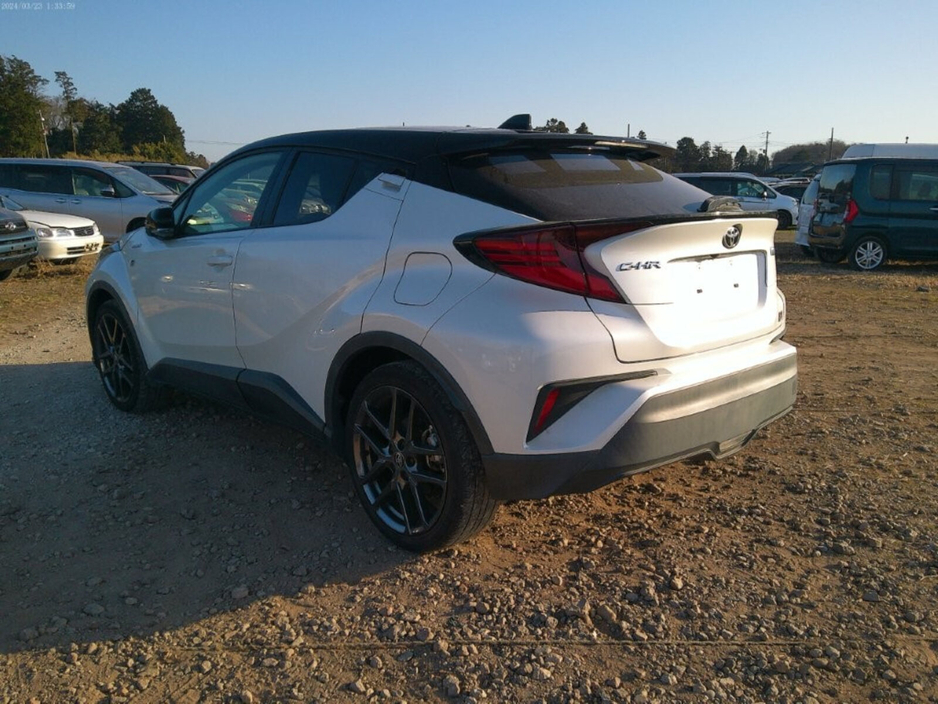 2019 Toyota C-HR - image 6