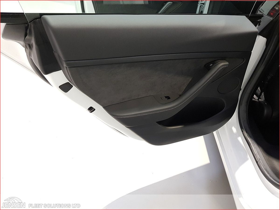 2023 Tesla Model 3 - image 18